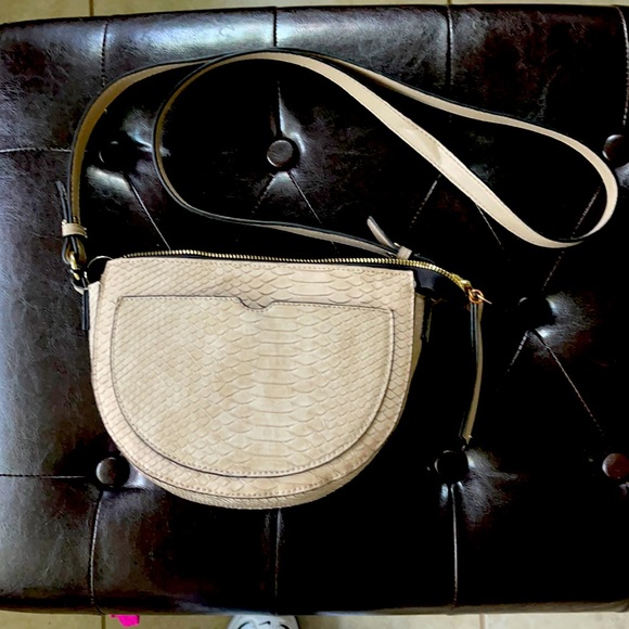 EXPRESS Crossbody Bag - Nude with a reptile like pattern - Picture 1 of 3